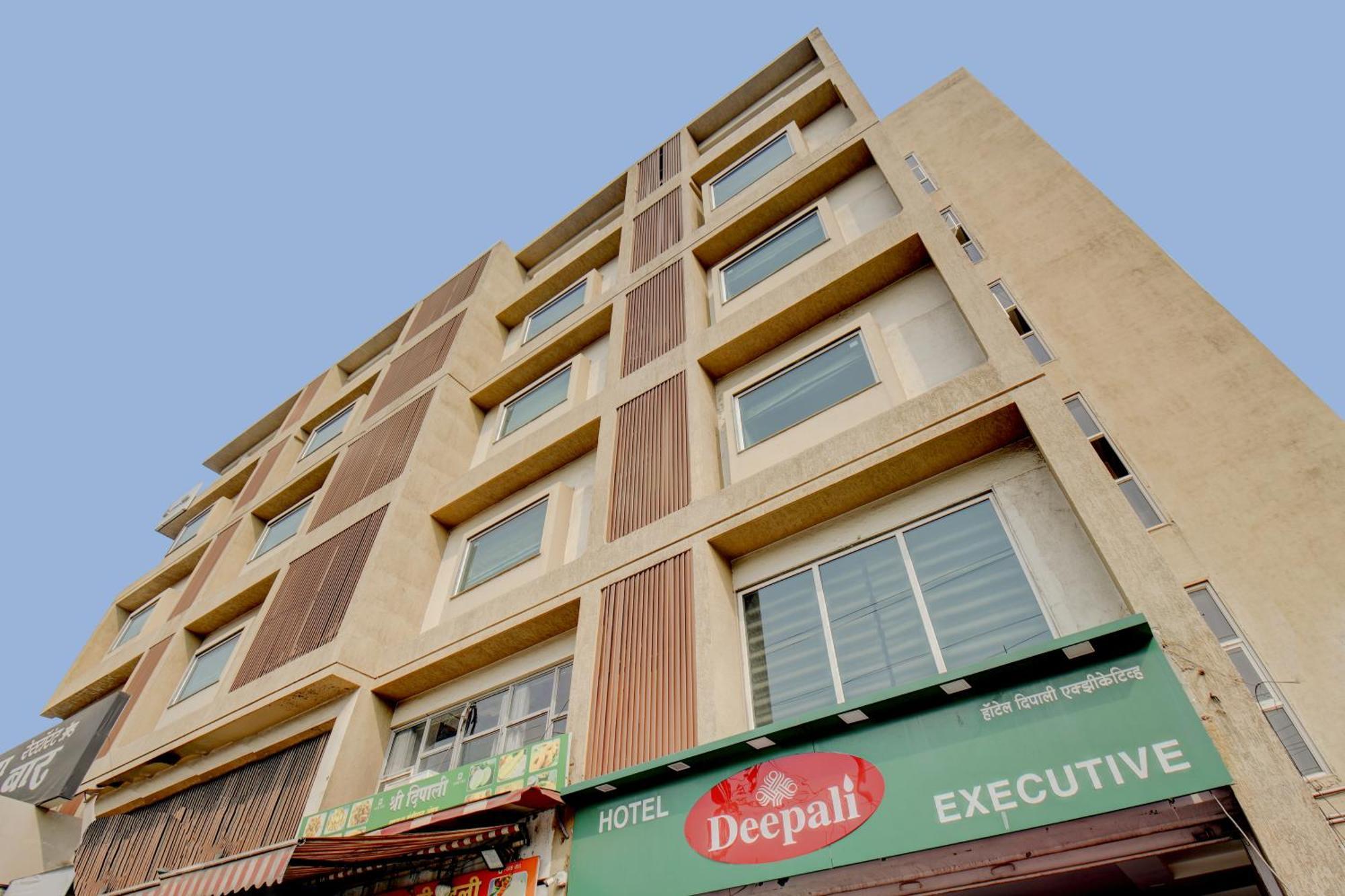 Hotel Deepali Executive Аурангабад Екстер'єр фото